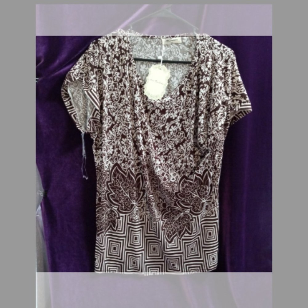 Women's Size 1X Ace Fashion Pull over Blouse